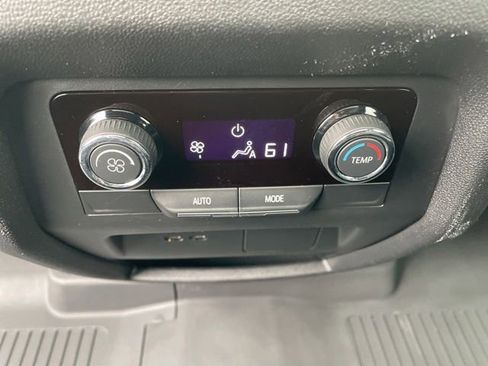 Used 2025 Chevrolet Traverse LT w/ Sun and Wheel Package AWD/4WD image 31