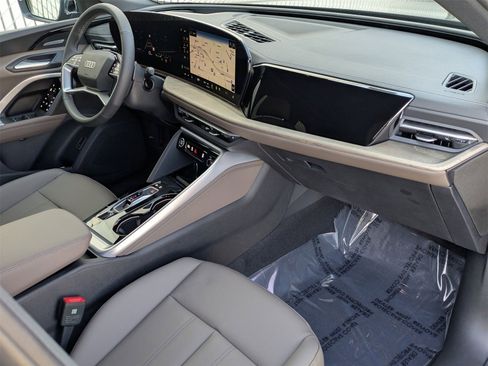 New 2025 Audi Q5 Premium Plus image 9