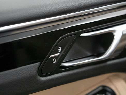 New 2026 Porsche Macan AWD/4WD image 25