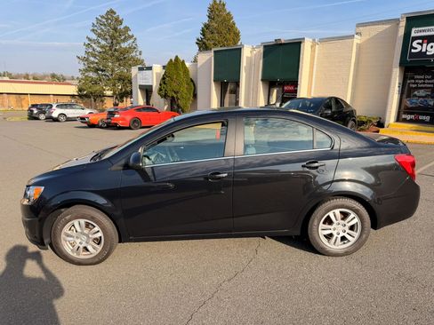Used 2014 Chevrolet Sonic LT image 3