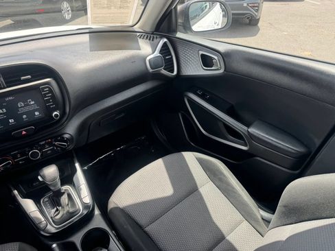 Used 2021 Kia Soul LX FWD image 26