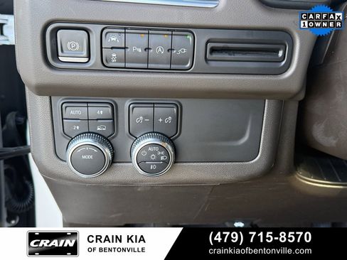 Used 2021 GMC Yukon XL SLT w/ SLT Premium Package image 13