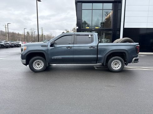 Used 2020 GMC Sierra 1500 4x4 Crew Cab w/ Sierra Value Package image 2