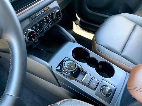 Used 2024 Ford Bronco Sport Outer Banks w/ Tech Package AWD/4WD image 16