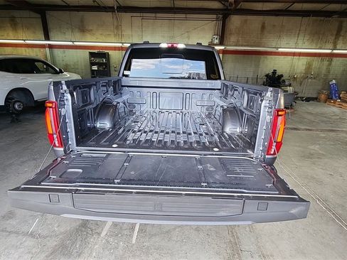 Used 2024 Ford F150 Platinum w/ FX4 Off-Road Package image 27