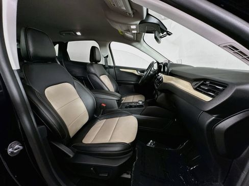 Used 2022 Ford Escape Titanium w/ Titanium Premium Package FWD image 29