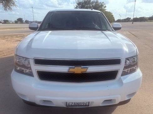 Used 2013 Chevrolet Suburban LS RWD image 7