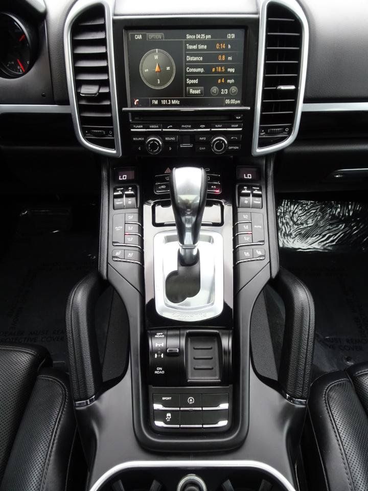 Used 2016 Porsche Cayenne AWD/4WD image 17