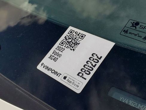 Certified 2022 Volvo XC40 T5 R-Design w/ Protection Package Premier image 27