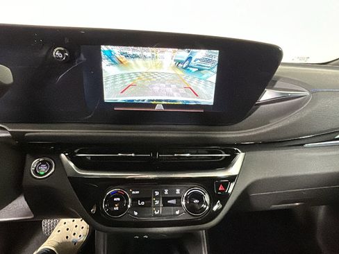 Used 2024 Buick Envista Sport Touring w/ Convenience I Package FWD image 28