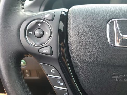 Used 2018 Honda Pilot Touring image 23
