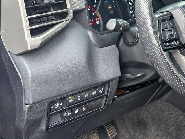 Used 2023 Toyota Tundra Limited w/ Power Package AWD/4WD image 17
