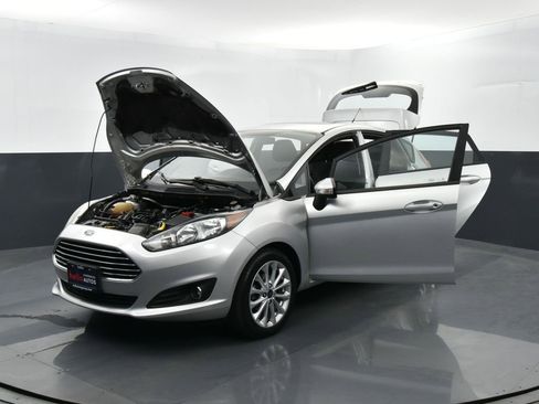 Used 2014 Ford Fiesta SE w/ Equipment Group 201A image 39