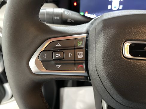 Used 2024 Jeep Compass Limited w/ Elite Group image 18