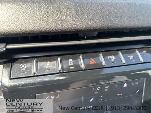Used 2023 Jeep Grand Cherokee L Laredo AWD/4WD image 39
