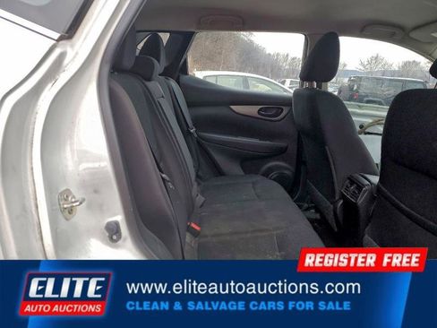 Used 2019 Nissan Rogue Sport S image 21