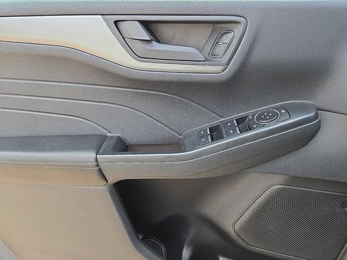 Used 2025 Ford Escape Active AWD/4WD image 21