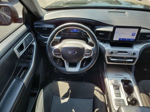 Used 2022 Ford Explorer XLT RWD image 23