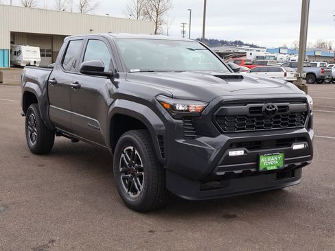 Used 2026 Toyota Tacoma TRD Sport image 9