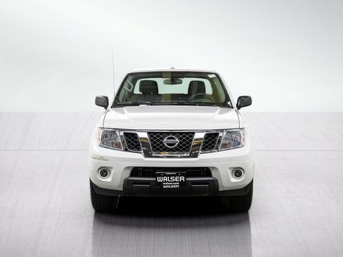 Used 2018 Nissan Frontier SV w/ Value Truck Package AWD/4WD image 8