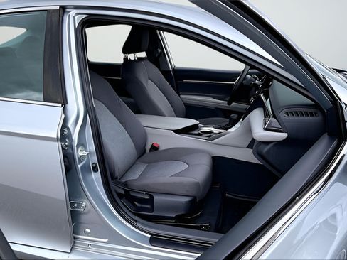 Used 2023 Toyota Camry LE FWD image 26