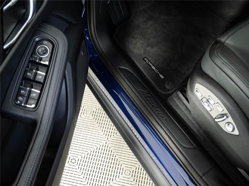 New 2026 Porsche Macan Turbo AWD/4WD image 8