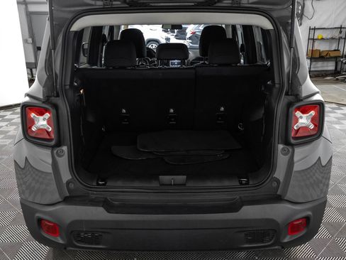 Used 2020 Jeep Renegade Latitude FWD image 35