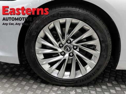 Used 2019 Lexus ES 350 Ultra Luxury w/ Accessory Package FWD image 34