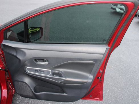 Used 2022 Nissan Versa SR image 12