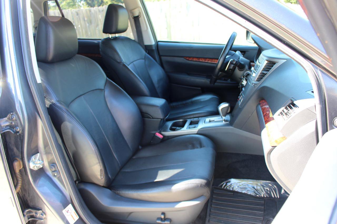 Used 2011 Subaru Outback 2.5i Limited AWD/4WD image 36