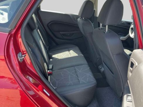 Used 2013 Ford Fiesta SE FWD image 5