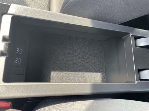 Used 2026 Toyota Prius LE image 28