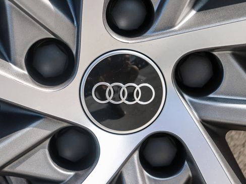 New 2025 Audi Q3 2.0T Premium image 15