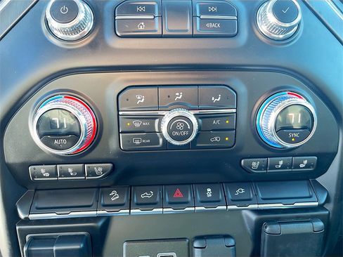 Used 2022 GMC Sierra 1500 AT4 w/ AT4 Preferred Package image 15