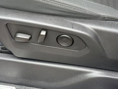 Used 2025 Chevrolet Silverado 1500 LT image 32