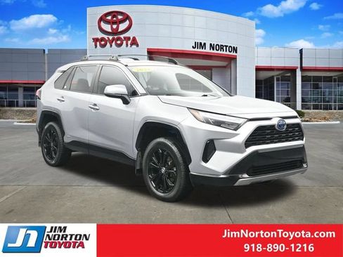 Used 2024 Toyota RAV4 SE AWD/4WD image 16