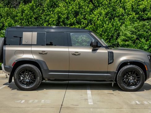 Used 2021 Land Rover Defender 110 S AWD/4WD image 9
