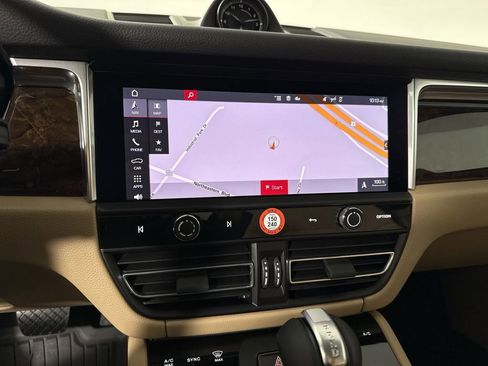 New 2026 Porsche Macan image 27