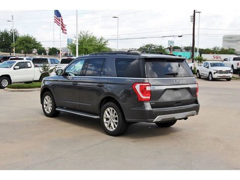 Used 2021 Ford Expedition XLT image 4