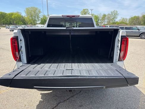 Used 2021 GMC Sierra 1500 AT4 w/ AT4 Premium Package AWD/4WD image 23
