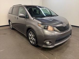 Used 2011 Toyota Sienna SE video 1