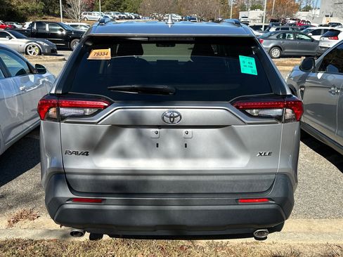 Used 2021 Toyota RAV4 XLE image 4