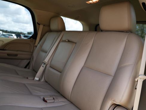 Used 2012 Cadillac Escalade Luxury image 8