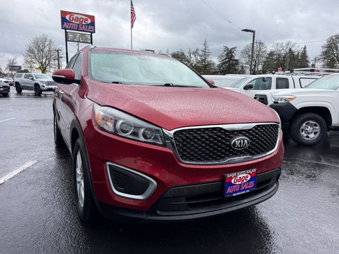 Used 2016 Kia Sorento LX image 11