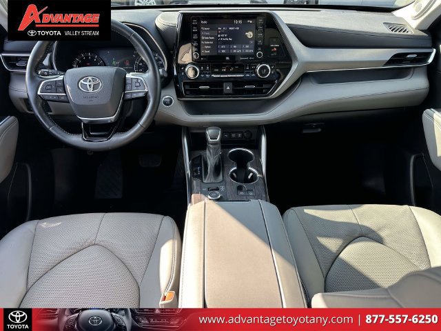 Certified 2021 Toyota Highlander Limited AWD/4WD image 19
