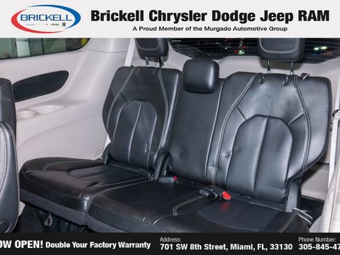 Used 2023 Chrysler Pacifica Touring-L FWD image 22