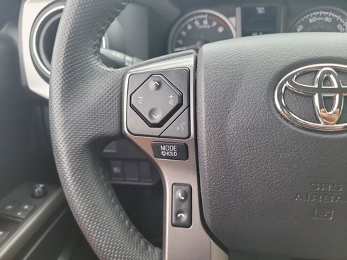Certified 2022 Toyota Tacoma SR5 w/ Technology Package AWD/4WD image 28