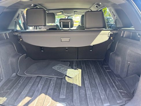 Certified 2025 Land Rover Discovery Sport Dynamic SE AWD/4WD image 16