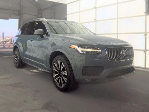 Used 2020 Volvo XC90 T6 Momentum w/ Protection Package Premier AWD/4WD image 3