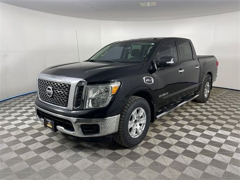 Used 2017 Nissan Titan SV image 1